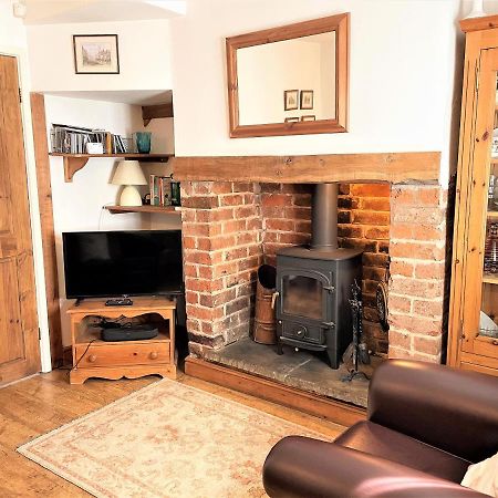 Pass The Keys Cosy Cottage With Views Over The Shropshire Hills Ludlow Exterior photo