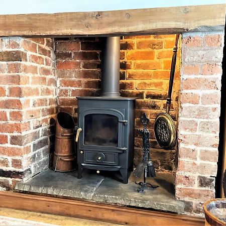 Pass The Keys Cosy Cottage With Views Over The Shropshire Hills Ludlow Exterior photo