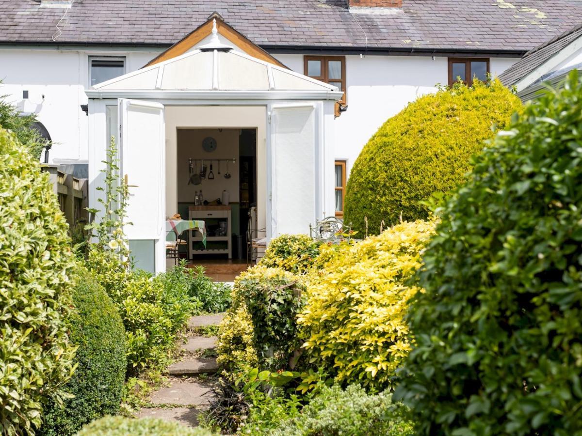 Pass The Keys Cosy Cottage With Views Over The Shropshire Hills Ludlow Exterior photo