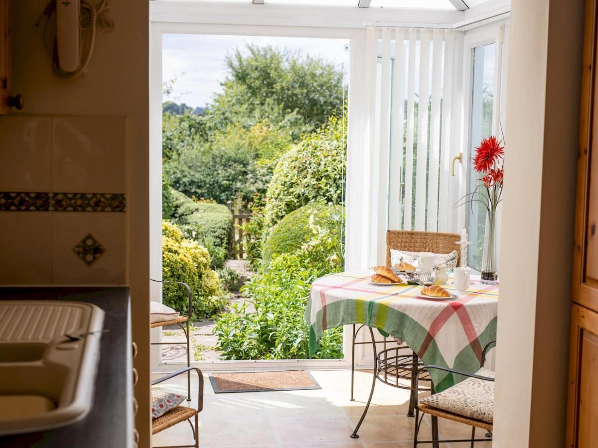 Pass The Keys Cosy Cottage With Views Over The Shropshire Hills Ludlow Exterior photo