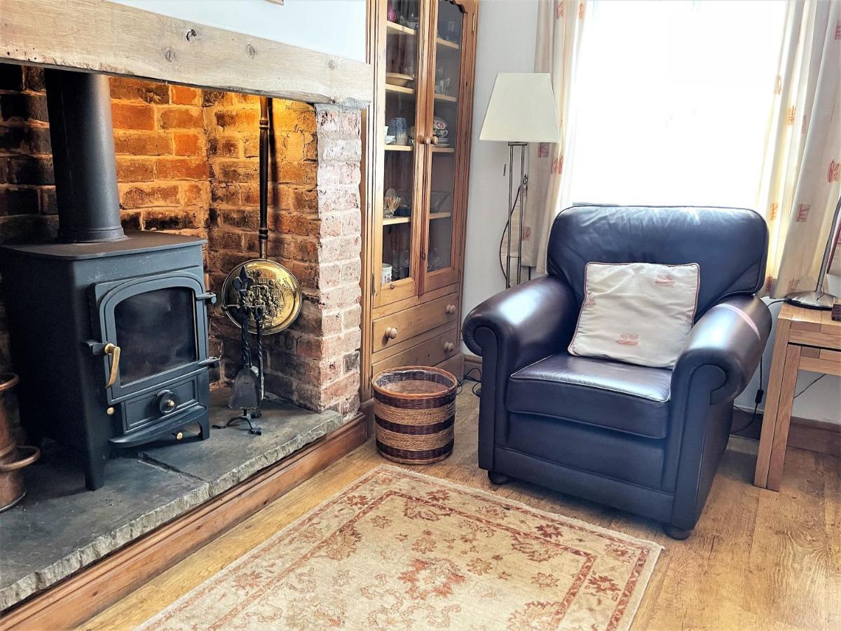 Pass The Keys Cosy Cottage With Views Over The Shropshire Hills Ludlow Exterior photo